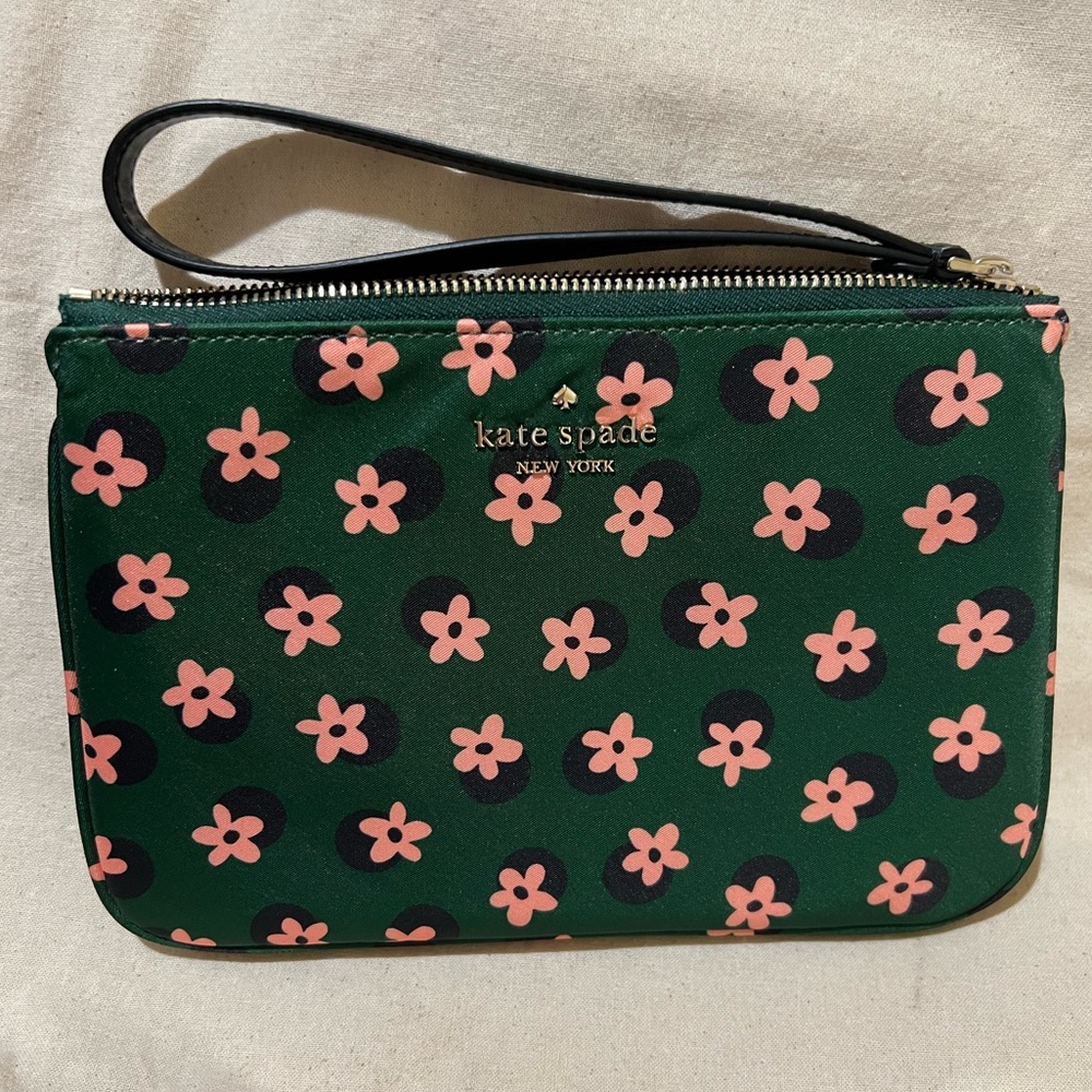 Kate Spade Chelsea medium wristlet pouch